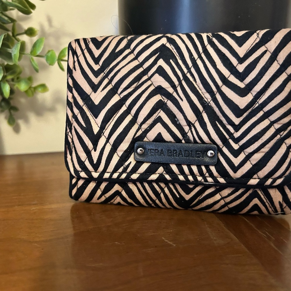 Vera Bradley Small Bifold Compact Snap Wallet - Picture 2 of 7